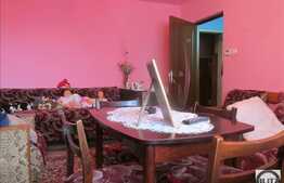 4 camere, 80 mp, decomandat, 2 garaje, boxa subsol, zona strazii Gheorghe Dima