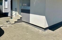 Apartament nemobilat, intrare separata, pretabil pentru spatiu birou/ comercial 