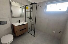 Casa tip duplex cu finisaje de calitate, garaj, intrare Chinteni