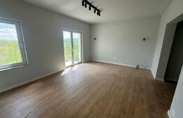 Casa tip duplex cu finisaje de calitate, garaj, intrare Chinteni