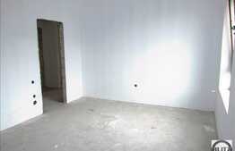 De vanzare apartament 4 camere, 103 mp, semifinisat, zona strazii Padurii