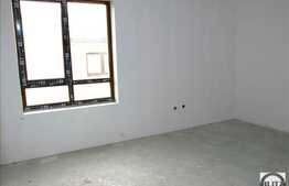 De vanzare apartament 4 camere, 103 mp, semifinisat, zona strazii Padurii