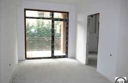 De vanzare apartament 4 camere, 103 mp, semifinisat, zona strazii Padurii