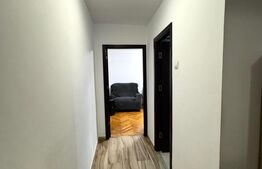 Apartament de vanzare, cu 3 camere, decomandat, etaj 1, zona Tractorul