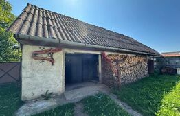 Casa saseasca de vanzare, curte, gradina, teren 3000 mp - Jimbor, jud Brasov