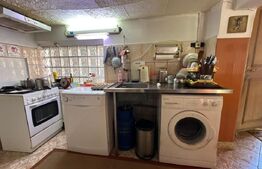 Casa saseasca de vanzare, curte, gradina, teren 3000 mp - Jimbor, jud Brasov