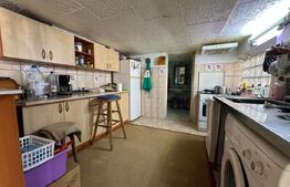 Casa saseasca de vanzare, curte, gradina, teren 3000 mp - Jimbor, jud Brasov