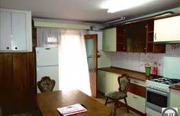 Vanzare apartament 3 camere, 71 mp, parcare, boxa subsol, zona strazii Padurii