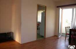 Apartament de vanzare cu 2 camere,  cu pod si doua balcoane