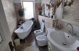 Apartament 2 camere, 54 mp la etaj intermediar - balcon - Parcare - Bloc nou