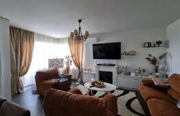 Apartament cu 2 camere - Balcon - Etaj intermediar - Parcare