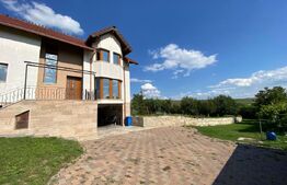 Casă spațioasă cu teren generos de 1600 mp, ideală pentru locuință sau investiți