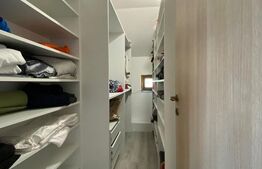 Casă spațioasă cu teren generos de 1600 mp, ideală pentru locuință sau investiți