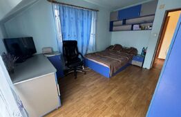 Casa 5 camere, 300 mp, parcari, zona Florilor 