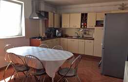 4 camere, 138 mp, mobilat modern, imobil nou, garaj, zona strazii Cometei