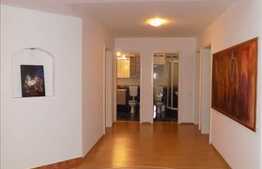 Vanzare apartament 4 camere, 138 mp, garaj, boxa, zona strazii Cometei