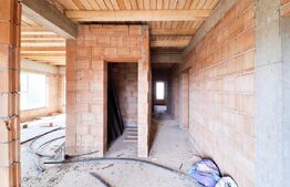 Casa pe un nivel, cu priveliste superba, teren 2000 mp, Suceagu