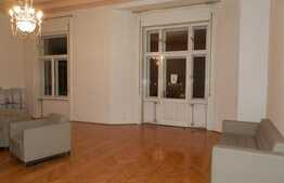 Vanzare 3 camere, 154 mp, boxa, zona Piata Unirii!