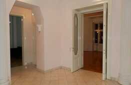 Vanzare 3 camere, 154 mp, boxa, zona Piata Unirii!