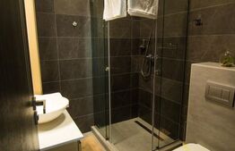 Apartament modern, zona centrala, cu parcare. Ocupabil de la 1 ianuarie 