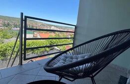 Apartament generos de 3 camere la casa, 100 mp, parcare, zona semicentrală 