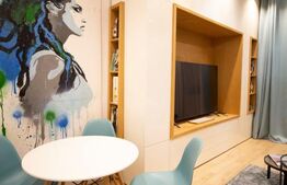 Apartament cu personalitate, tavan înalt și terasă – zona Scala Center