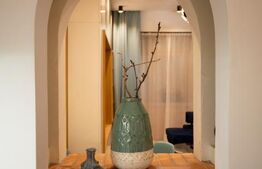 Apartament cu personalitate, tavan înalt și terasă – zona Scala Center