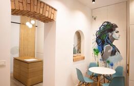 Apartament cu personalitate, tavan înalt și terasă – zona Scala Center