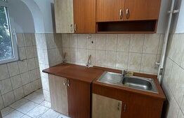 Garsonieră decomandată, parter, 25 mp, zona Tractorul