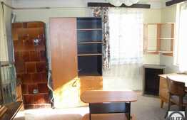 Casa demolabila de vanzare cu teren 460 mp