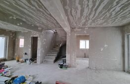 Casa individuala, semifinisata, 130mp, 700mp teren, Dezmir