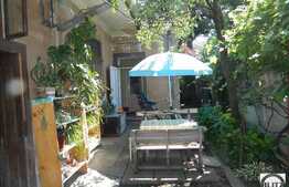 Casa demolabila de vanzare, 220 mp + teren 550 mp, in zona linistita