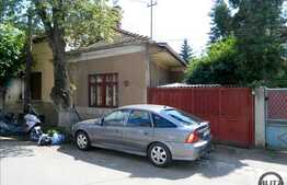 Casa demolabila de vanzare, 220 mp + teren 550 mp, in zona linistita