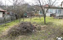 Casa demolabila cu 547 mp de teren