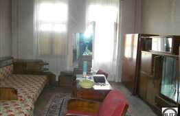 Casa renovabila de vanzare 202 mp + 550 mp teren