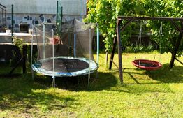 Casa individuala, 4 dormitoare, 210 mp, 450 mp teren, garaj, zona Metro/Vivo