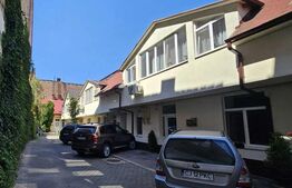 Apartament 3 camere decomandate, Centru, 90 mp, parcare, curte