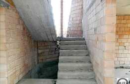 Vanzare casa la rosu 310 mp utili, cu 500 mp teren