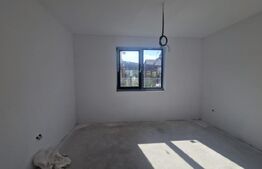 Casa pe parter 3 camere , 320 mp teren individuala cartier nou intabulata