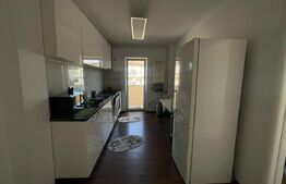 Apartament cu 2 camere, decomandat, parcare, zona Florilor