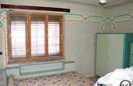 Vanzare casa demolabila sau renovabila + 1000 mp teren