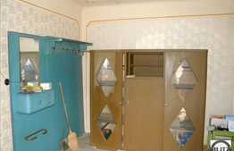 Vanzare casa demolabila sau renovabila + 1000 mp teren