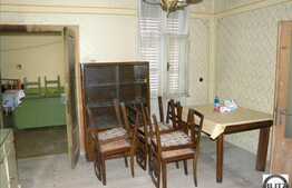 Vanzare casa demolabila sau renovabila + 1000 mp teren