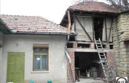 Vanzare casa demolabila sau renovabila + 1000 mp teren