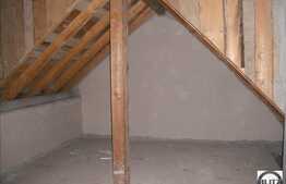 O casa cocheta in zona linistita la pret bun!