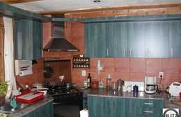 Casa de vanzare in Cluj in stil rustic cu 2135 mp de gradina!