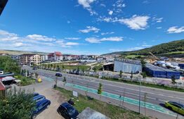 Apartament cu 2 dormitoare, 51 mp, 3 balcoane, parcare, central Floresti