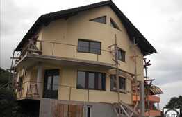 Casa in zona linistita, cu 1000 mp de teren!