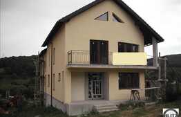 Casa in zona Campului!