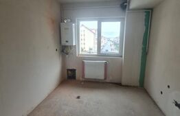 Apartament decomandat, posibilitate modificare in 3 camere, parcare, zona Terra